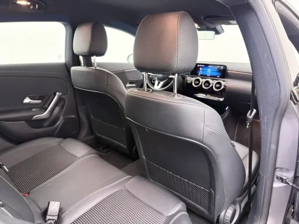 Mercedes-Benz CLA-Klasse Shooting Brake 180 Aut. Business Solution LED