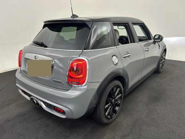 MINI 5-deurs 2.0 Cooper S Aut. Chili Serious Business Nav