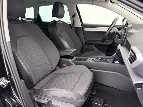 SEAT Leon Sportstourer 1.5 eTSI Aut. FR Business Intense Nav