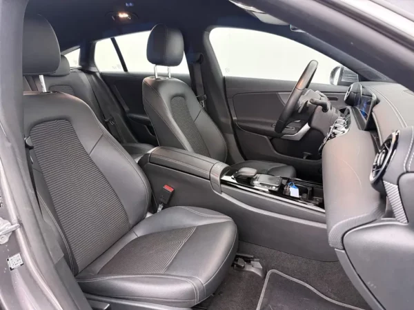 Mercedes-Benz CLA-Klasse Shooting Brake 180 Aut. Business Solution LED