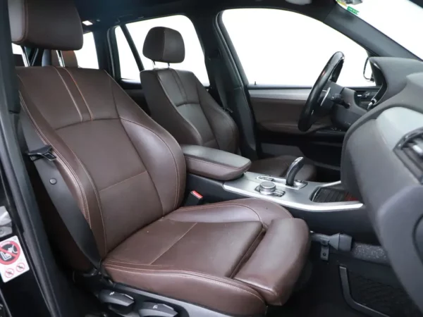 Photo 21 of 26 of WBAWY910300F77725 BMW X3 sDrive20i Aut. M-Pakket Nav