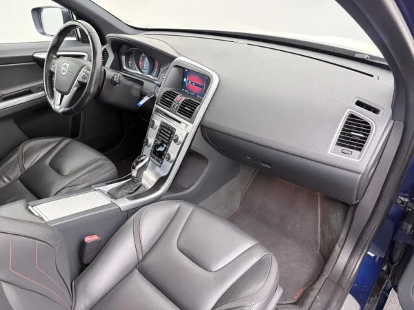 Volvo XC60 2.0 T5 FWD Ocean Race Aut. Nav