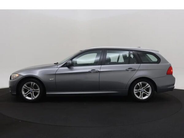BMW 3 Serie Touring 318i Business Line AUT