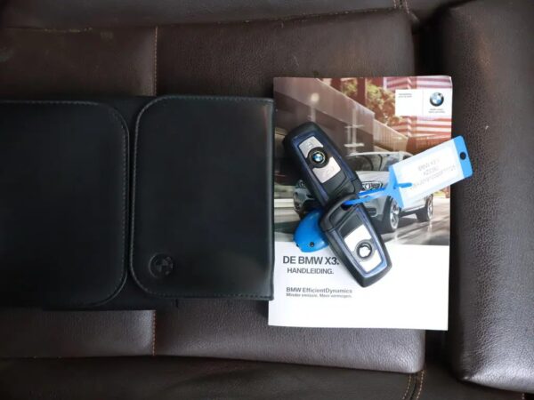 Photo 22 of 26 of WBAWY910300F77725 BMW X3 sDrive20i Aut. M-Pakket Nav