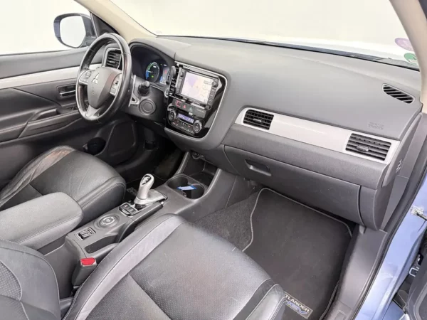Mitsubishi Outlander 2.0 PHEV Instyle