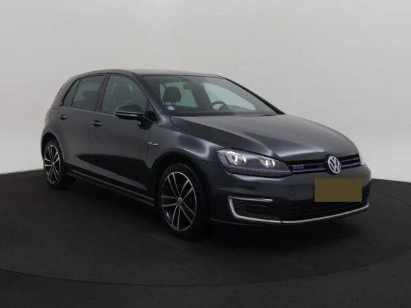 Volkswagen Golf 1.4 TSI GTE Connected Series