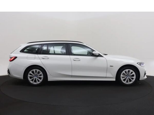 BMW 3 Serie Touring 330e High Executive