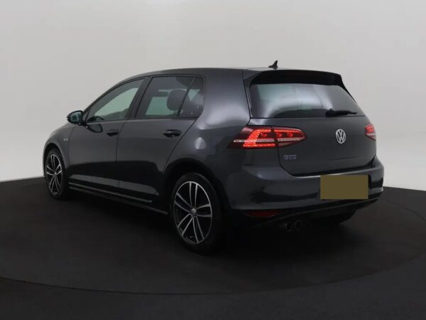 Volkswagen Golf 1.4 TSI GTE Connected Series