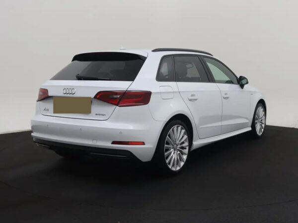 Photo 3 of 24 of WAUZZZ8V3FA168426 Audi A3 Sportback 1.4 e-tron PHEV Ambition Pro Line plus