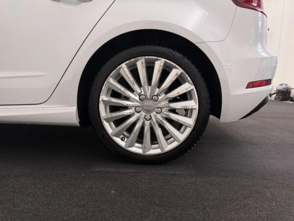 Photo 4 of 24 of WAUZZZ8V3FA168426 Audi A3 Sportback 1.4 e-tron PHEV Ambition Pro Line plus