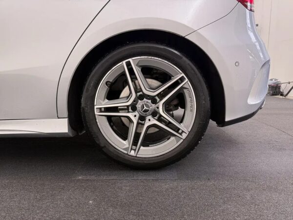 Photo 4 of 24 of WDD1770871V000201 Mercedes-Benz A-Klasse 200 Business Solution AMG