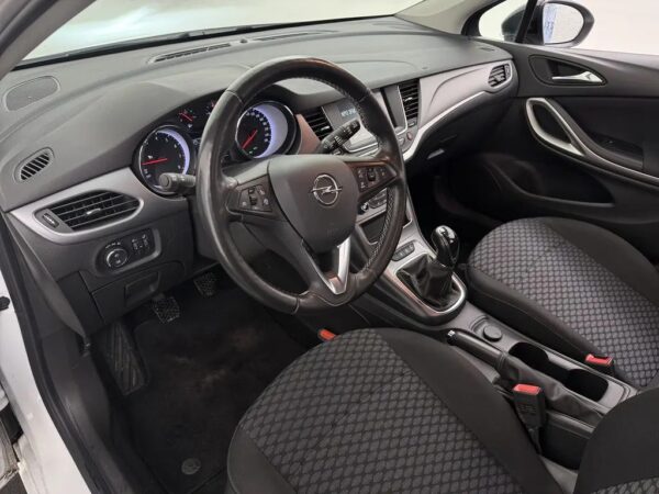 Opel Astra Sports Tourer 1.2 Business Edition