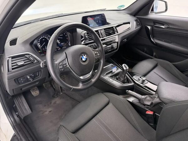 Photo 5 of 23 of WBA2R110505D67529 BMW 1-serie 116i Edition Sport Line Shadow Executive