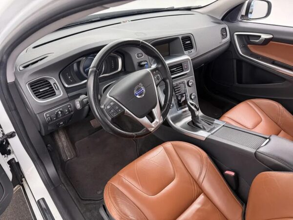 Photo 5 of 23 of YV1FS45HBE2309207 Volvo S60 1.6 T3 Momentum Aut. Leder