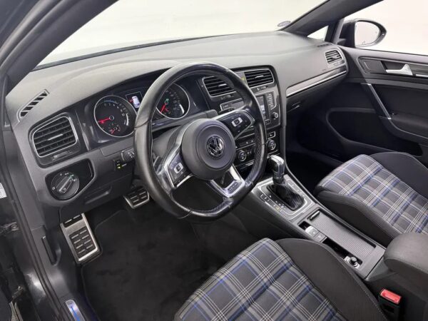 Volkswagen Golf 1.4 TSI GTE Connected Series