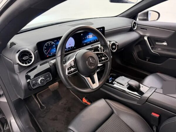 Mercedes-Benz CLA-Klasse Shooting Brake 180 Aut. Business Solution LED