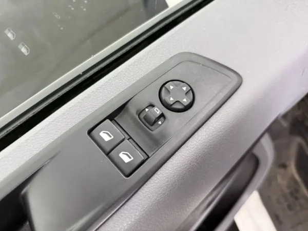 Photo 6 of 21 of YARVAYHVKGZ165374 Toyota Proace Shuttle 1.5 D-4D Cool Comfort Compact