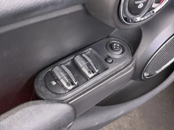 MINI 5-deurs 1.5 Cooper Chili Nav