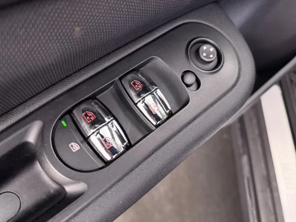 MINI Clubman 1.5 Cooper Business Airco