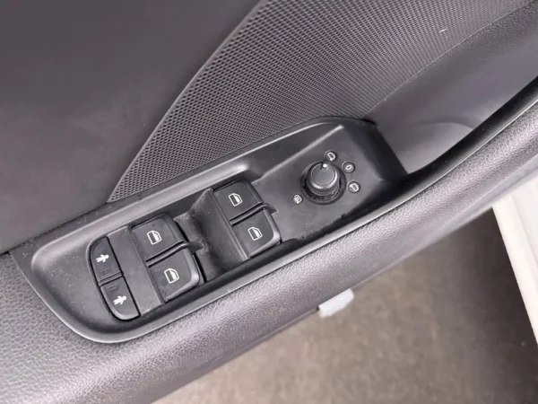Photo 6 of 24 of WAUZZZ8V3FA168426 Audi A3 Sportback 1.4 e-tron PHEV Ambition Pro Line plus