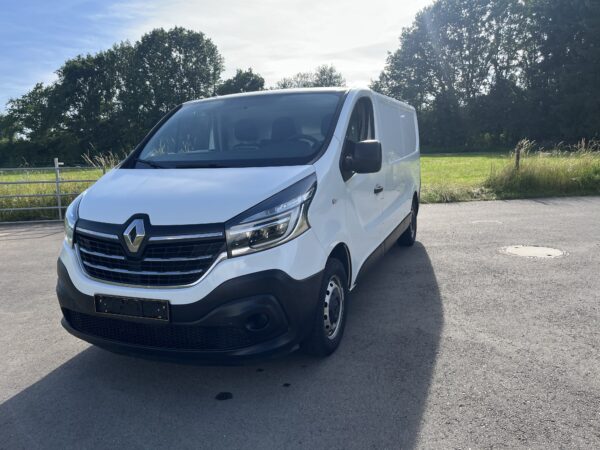 Photo 6 of 28 of P-Renault-Trafic H1.L2 Grand confort 2.0 DCI 120cv-2021 Renault Trafic H1.L2 Grand confort 2.0 DCI 120cv
