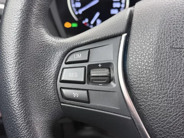 Photo 7 of 23 of WBA2R110505D67529 BMW 1-serie 116i Edition Sport Line Shadow Executive