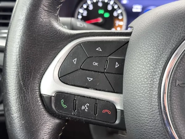 Photo 7 of 24 of 1C4BU0000FPC07725 Jeep Renegade 1.4 MultiAir Longitude Aut. Leder