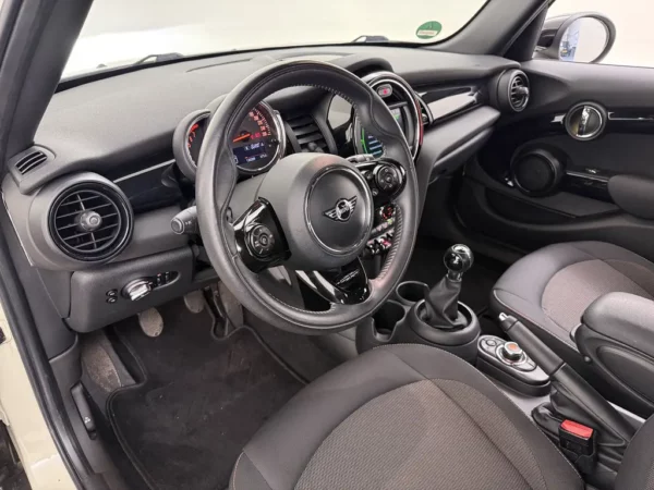 MINI 5-deurs 1.5 Cooper Business Edition