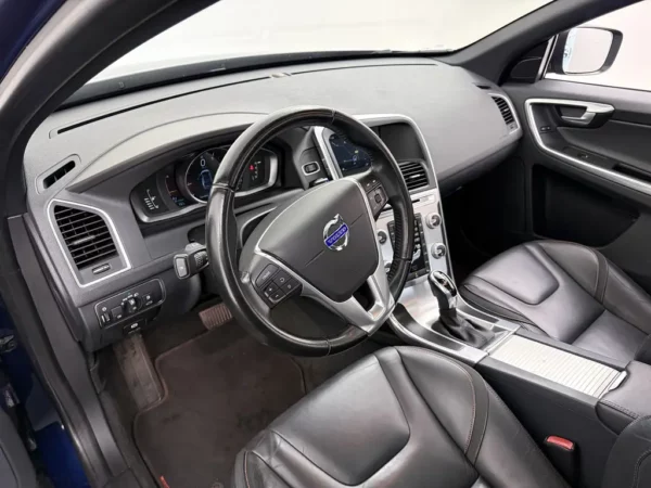 Volvo XC60 2.0 T5 FWD Ocean Race Aut. Nav