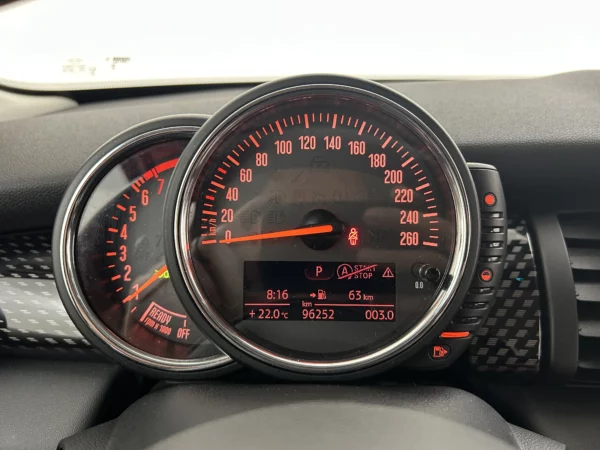 MINI 5-deurs 2.0 Cooper S Aut. Chili Serious Business Nav