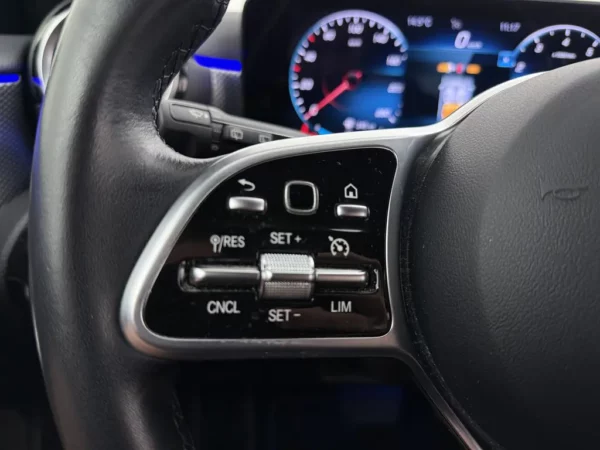 Mercedes-Benz A-Klasse 180 Aut. Business Solution Luxury Nav