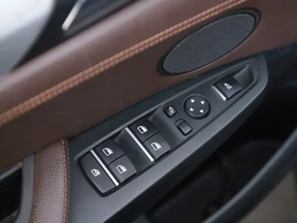 Photo 8 of 26 of WBAWY910300F77725 BMW X3 sDrive20i Aut. M-Pakket Nav