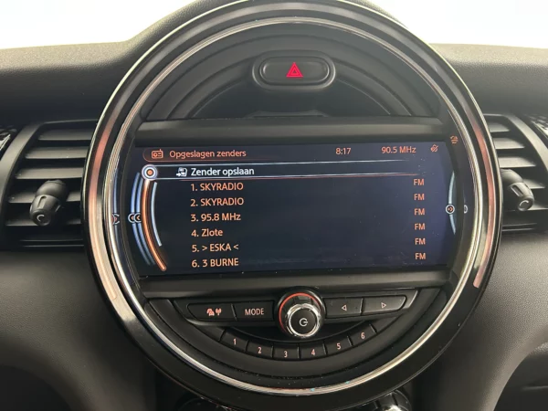 MINI 5-deurs 2.0 Cooper S Aut. Chili Serious Business Nav