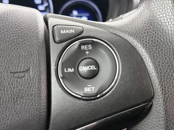 Photo 9 of 24 of 3HGRU1730GM405168 Honda HR-V 1.5 i-VTEC Comfort