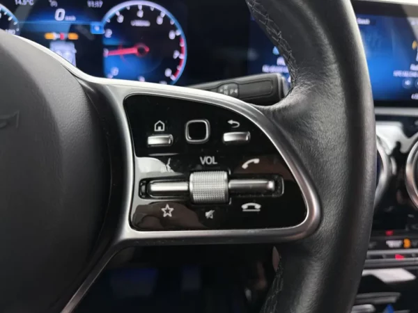 Mercedes-Benz A-Klasse 180 Aut. Business Solution Luxury Nav
