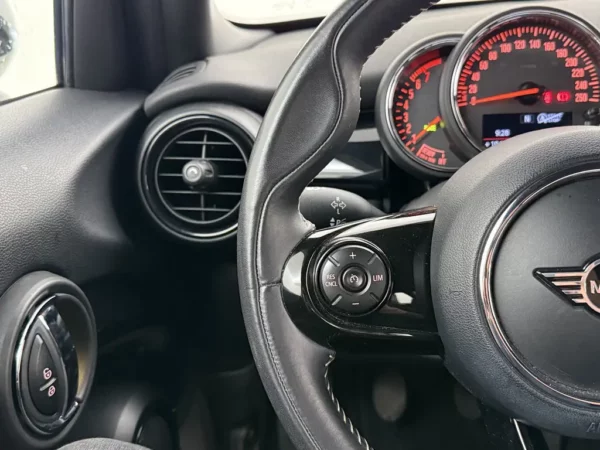 MINI 5-deurs 1.5 Cooper Business Edition