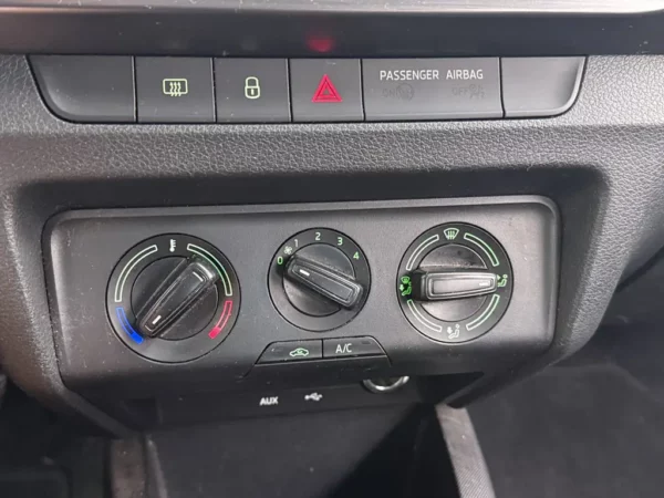 Photo 10 of 22 of TMBJP6NJ8JZ137107 Skoda Fabia Combi 1.0 TSI Clever