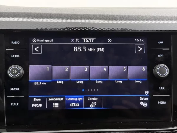 Photo 10 of 25 of WVWZZZAWZNU017170 Volkswagen Polo 1.0 TSI Life (5-drs Hatchb.)