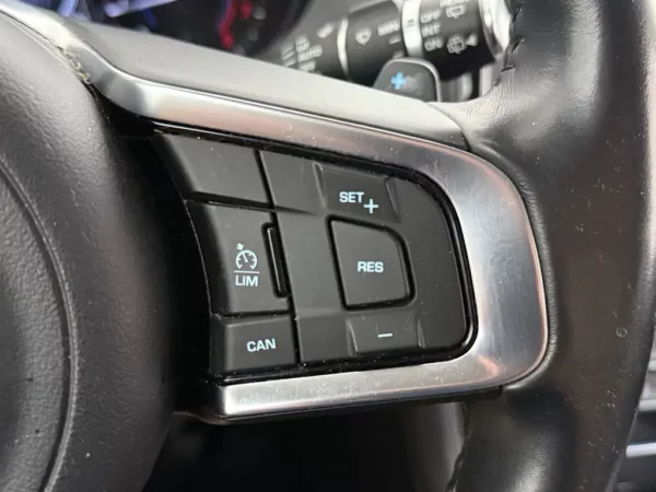 Jaguar F-Pace 2.0 Portfolio AWD 25t