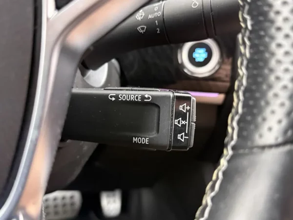 Photo 10 of 28 of VF1RJL000UC373287 Renault Arkana 1.6 E-Tech hybrid 145 E-Tech