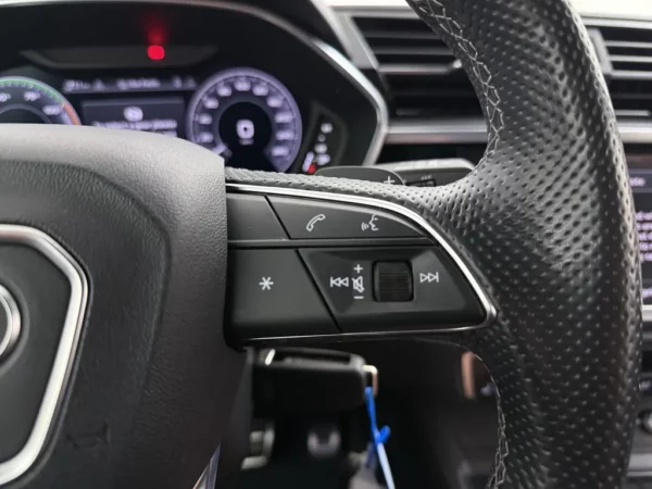 Photo 10 of 29 of WAUZZZF36M1124824 Audi Q3 45 TFSI e S edition