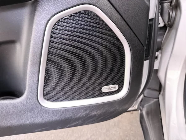 Photo 10 of 31 of ZACNJDEWXLPR03372 Jeep Compass 4xe 240 Plug-in Hybrid Electric