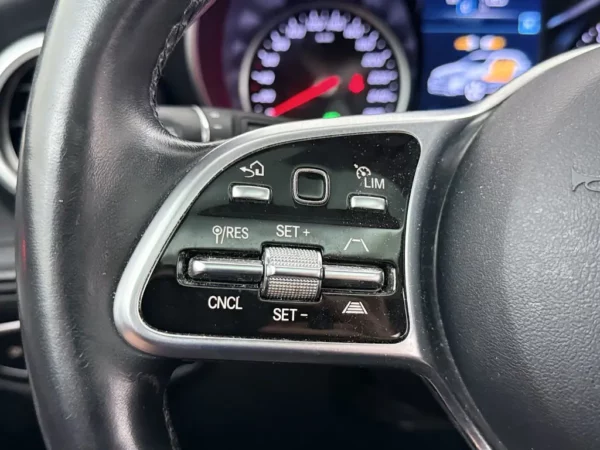 Photo 10 of 32 of W1N2539531V290493 Mercedes-Benz GLC 300e 4MATIC Premium Plus