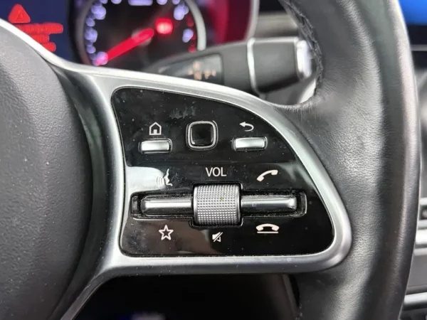 Photo 11 of 32 of W1N2539531V290493 Mercedes-Benz GLC 300e 4MATIC Premium Plus