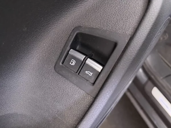 Photo 11 of 34 of WAUZZZ4M9MD013937 Audi Q7 55 TFSI e quattro Pro Line Plus