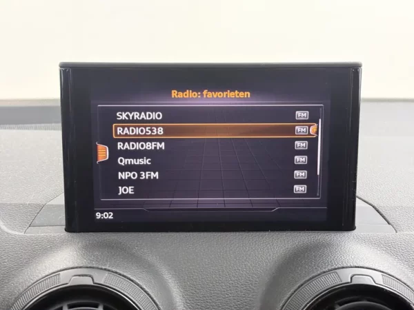 Photo 12 of 25 of WAUZZZGA6JA076735 Audi Q2 1.4 TFSI CoD Aut. Design Pro Line Plus