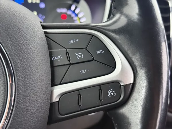 Photo 12 of 31 of ZACNJDEWXLPR03372 Jeep Compass 4xe 240 Plug-in Hybrid Electric
