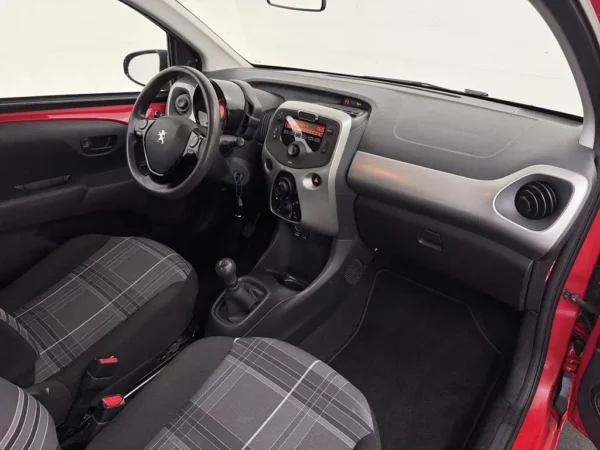 Photo 13 of 22 of VF3PSCFB3GR106526 Peugeot 108 1.0 e-VTi Active
