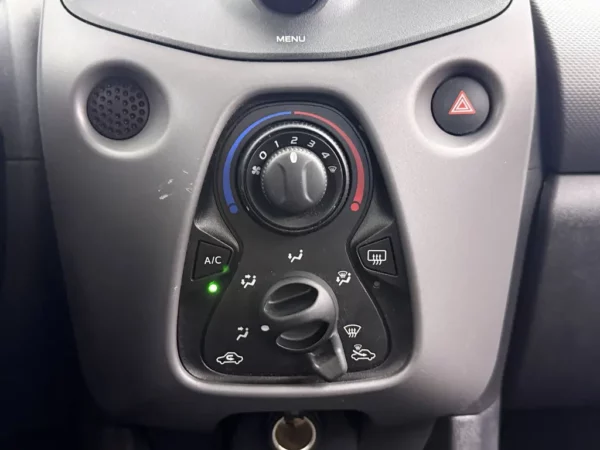 Photo 13 of 24 of VF3PSCFB5KR032553 Peugeot 108 1.0 e-VTi Blue Lease