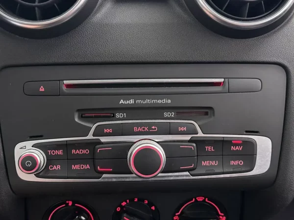 Photo 13 of 24 of WAUZZZ8X5GB017407 Audi A1 1.0 TFSI S-Tronic